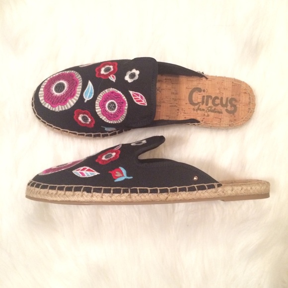 Circus by Sam Edelman Floral Embroidered Mule - Picture 2 of 8